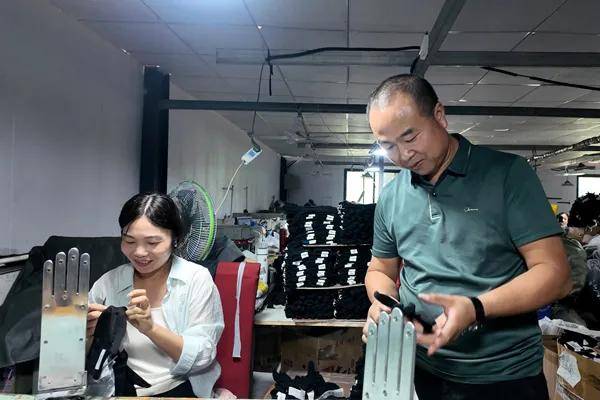 手套虽小，温暖十指，图雅诺大V助力吉鹿工厂呵护人心|卡车之友网