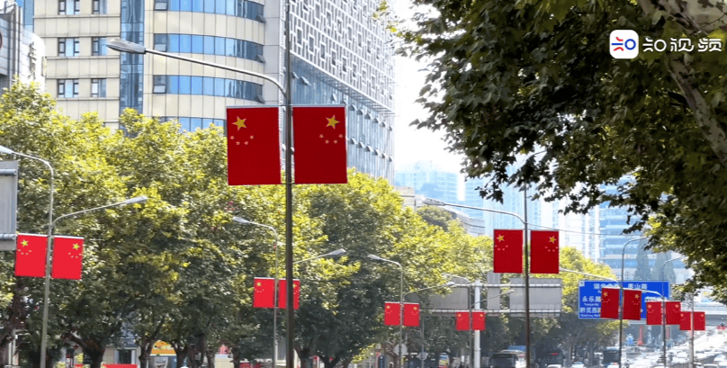 贵阳贵安 满城尽染“中国红”