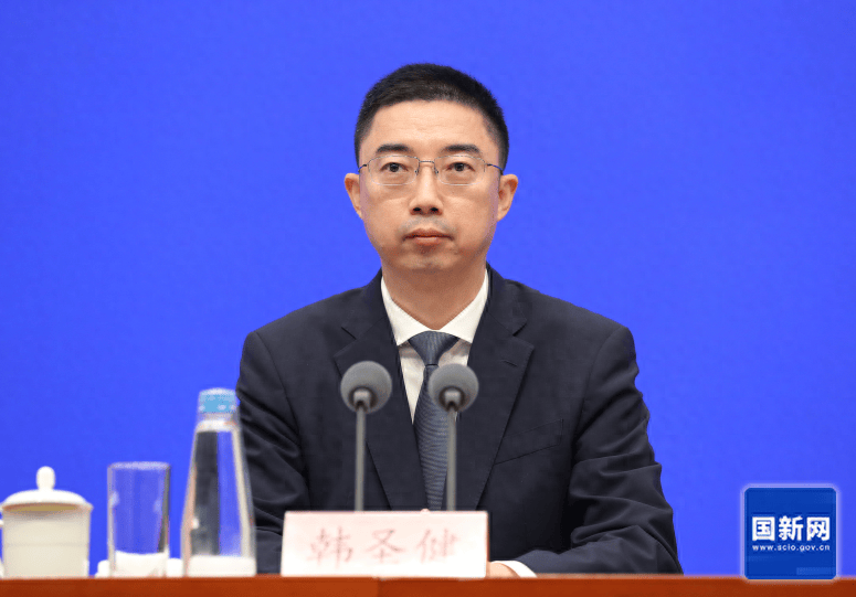 黑龙江省副省长：今年哈尔滨冰雪大世界大滑梯将从16条增加到24条