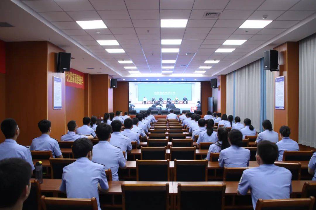 “新征程上的奋斗者”公安先进典型代表中外记者见面会在乌海公安引发热烈反响