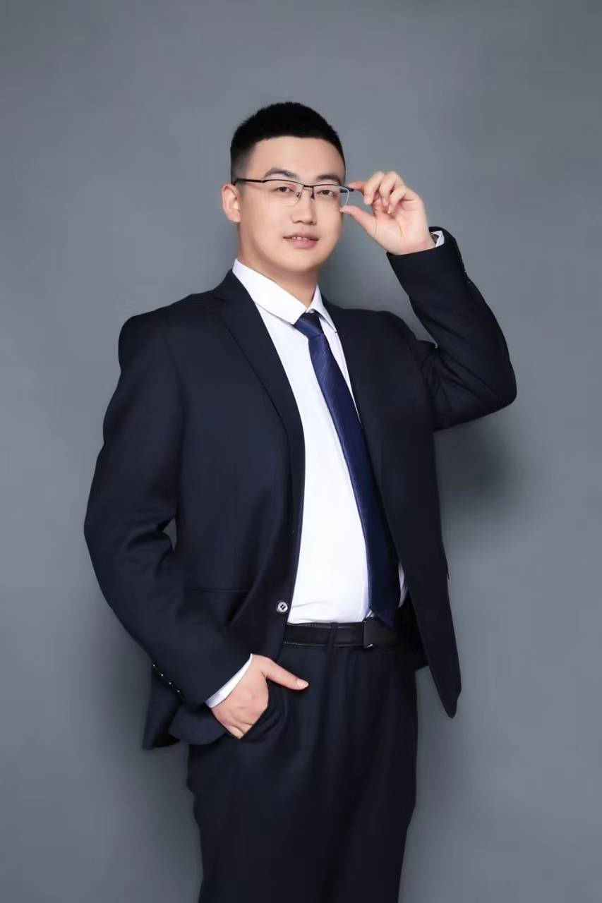 深圳90后教师重返高考考场：当年“学霸”如今也紧张